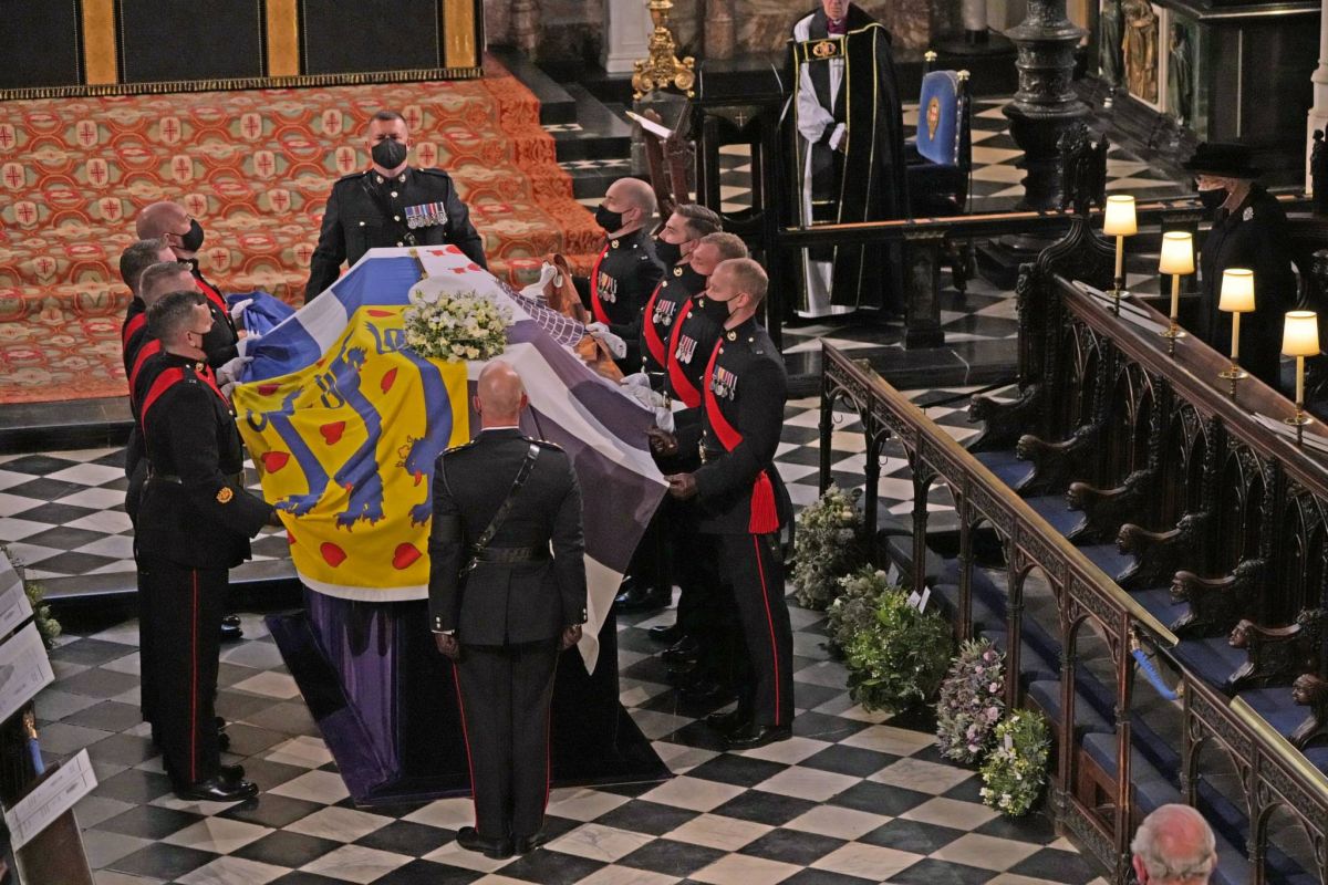 La reine Elizabeth II fait ses adieux au prince Philip