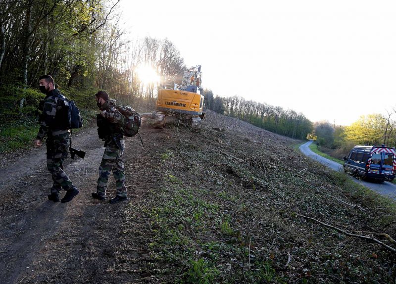 Disparition d'Estelle Mouzin : les fouilles se poursuivent dans le nord de la France