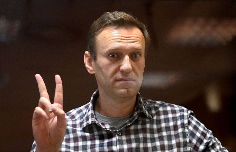 Les médecins de Navalny l'appellent à arrêter sa grève de la faim
