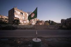 Un drapeau d’Amal hissé à Laylaki. Photo João Sousa