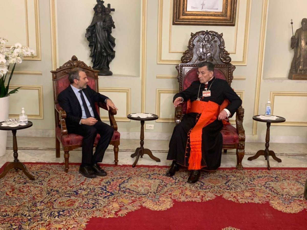 Bassil reçu par Raï à Bkerké : Nous continuerons de nous battre pour la formation d'un gouvernement