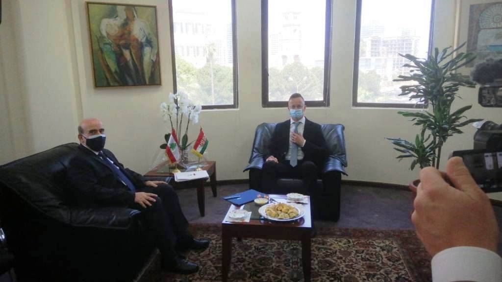 Le ministre hongrois des AE en visite à Beyrouth