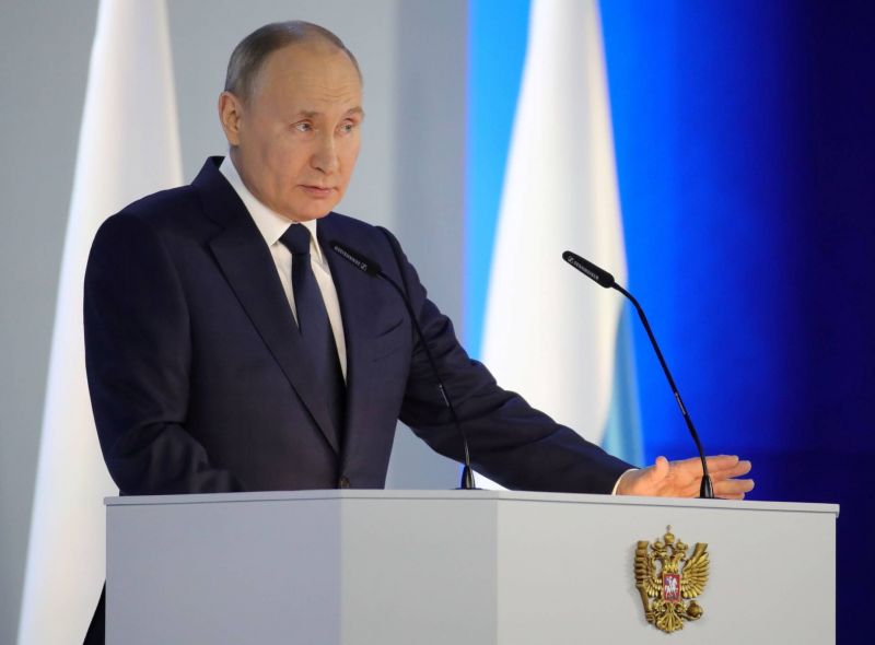 Dans son discours annuel, Poutine met en garde l'Occident