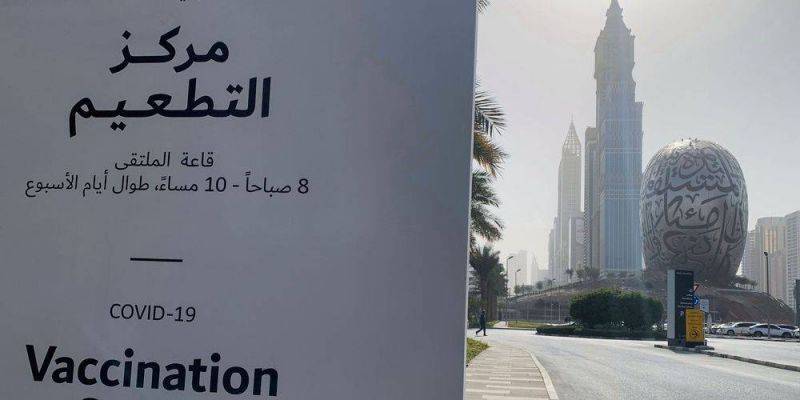 Les Emirats menacent les personnes non vaccinées de restrictions