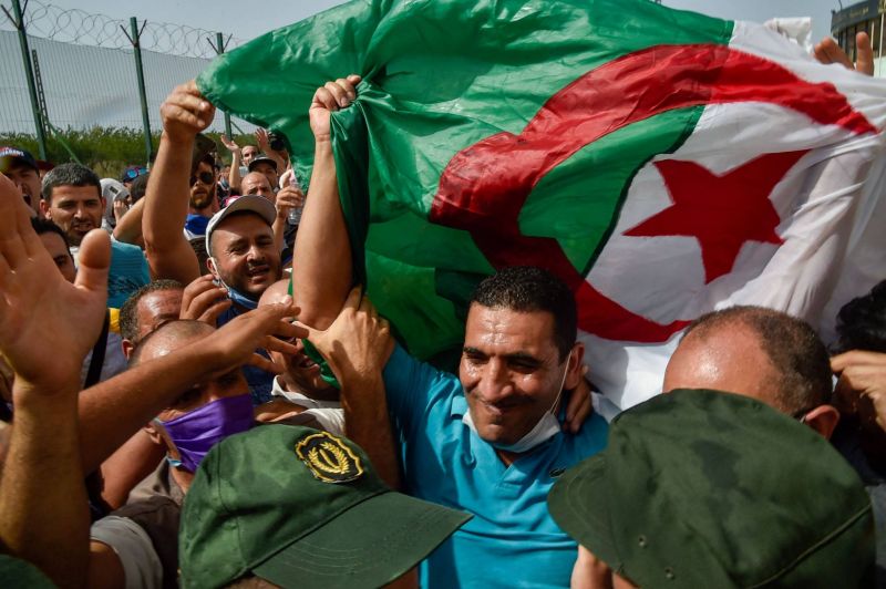 Les Algériens dans la rue face à un pouvoir liberticide