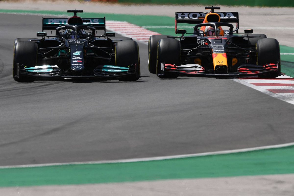 Hamilton vs Verstappen : le temps des courbettes