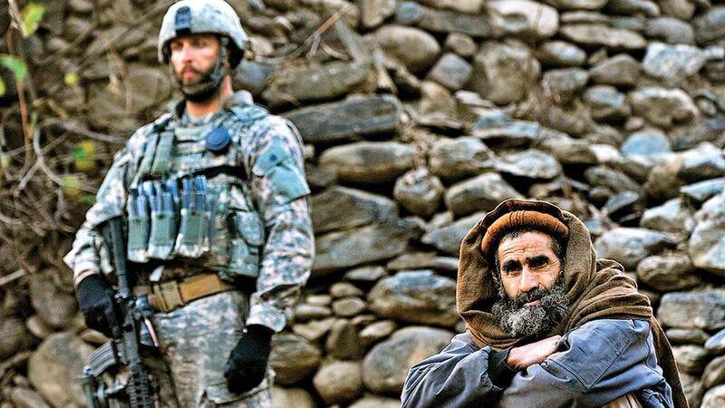 Des avions américains aident à repousser les talibans