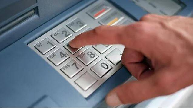 Une juge impose la saisie conservatoire de biens appartenant à des banques et à leurs dirigeants