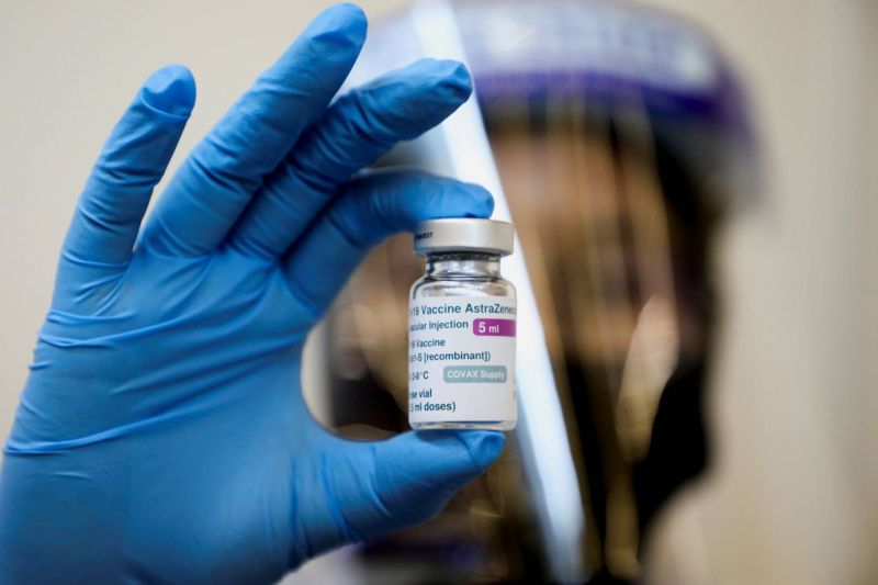 Le régulateur recommande de limiter le vaccin AstraZeneca aux plus de 40 ans