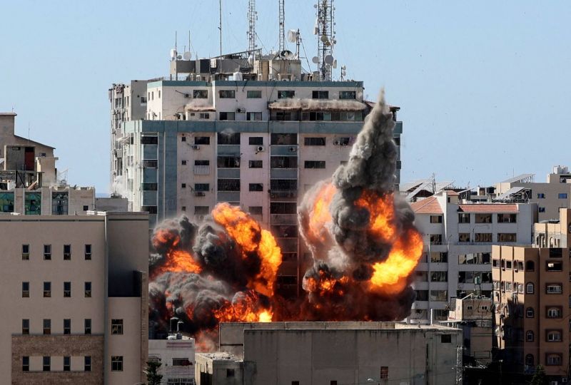L'immeuble de AP et al-Jazeera à Gaza pulvérisé par une frappe israélienne