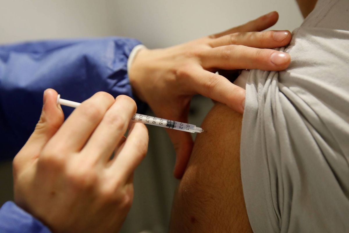 Les vaccins à ARN messager semblent efficaces contre le variant indien, selon l'EMA