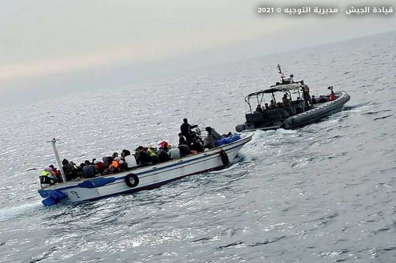 L'armée arrête en mer 60 migrants illégaux à destination de Chypre