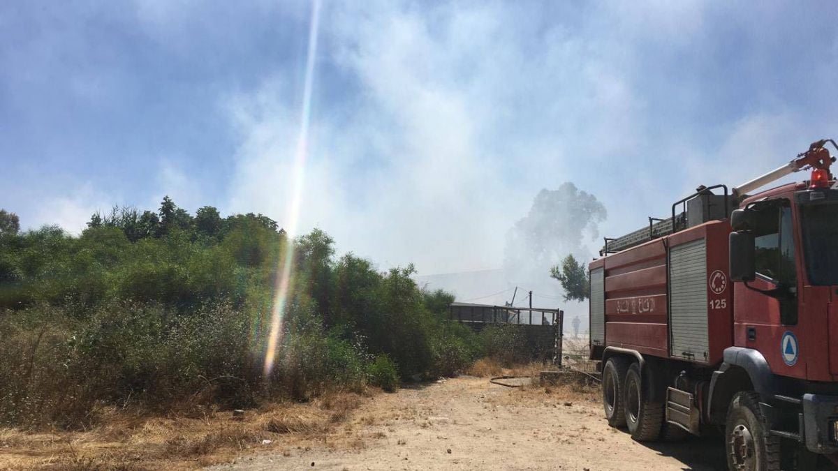 La Défense civile éteint un incendie à Dora et dément tout sinistre au port de Beyrouth
