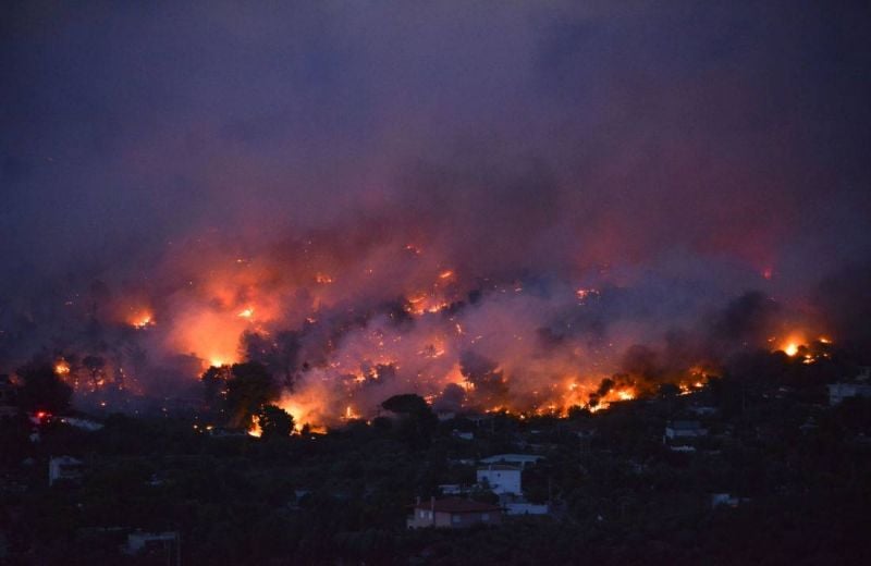 Des villages évacués lors du premier feu de forêt important de l'année