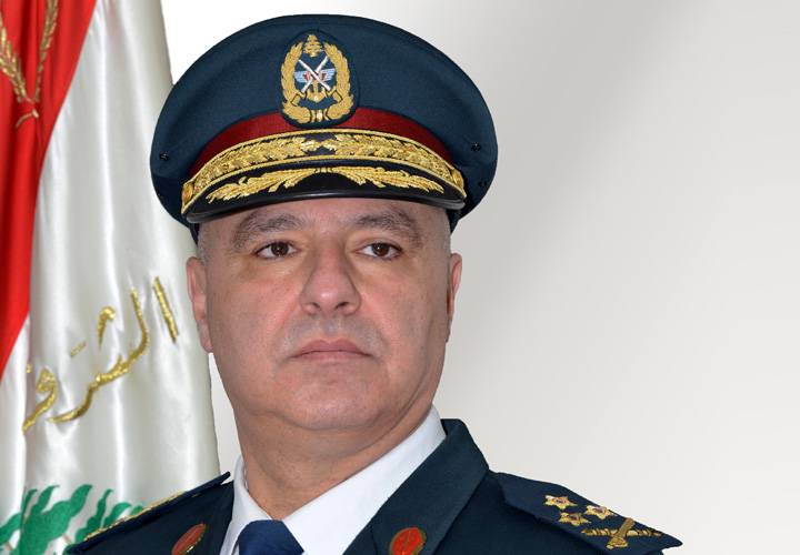 Le chef de l'armée en visite en France