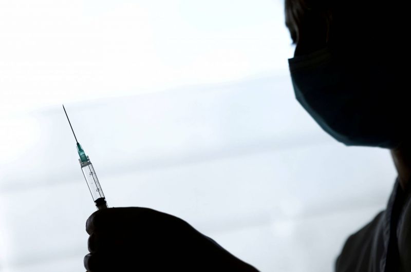 Le vaccin réduit de 87% le risque d'être hospitalisé chez les plus de 75 ans