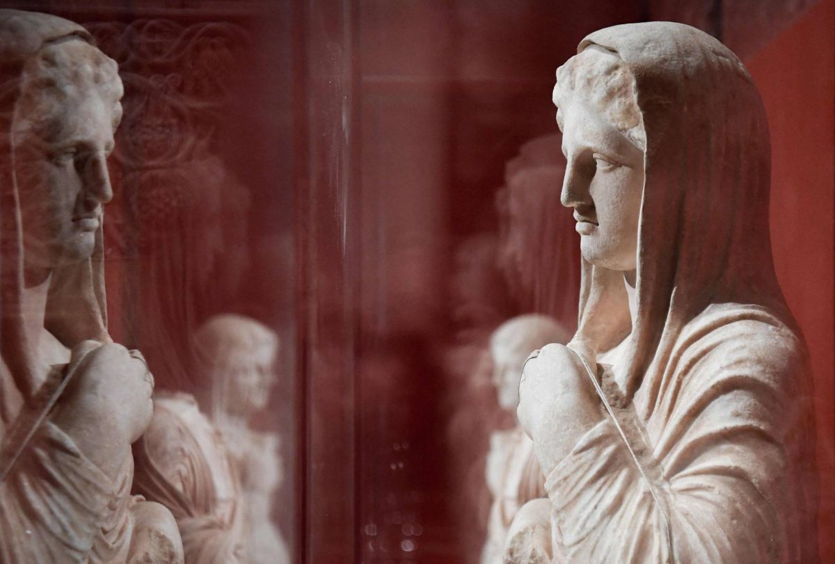 Trafic d’antiquités : le Louvre sonne l’alarme avec une exposition inédite