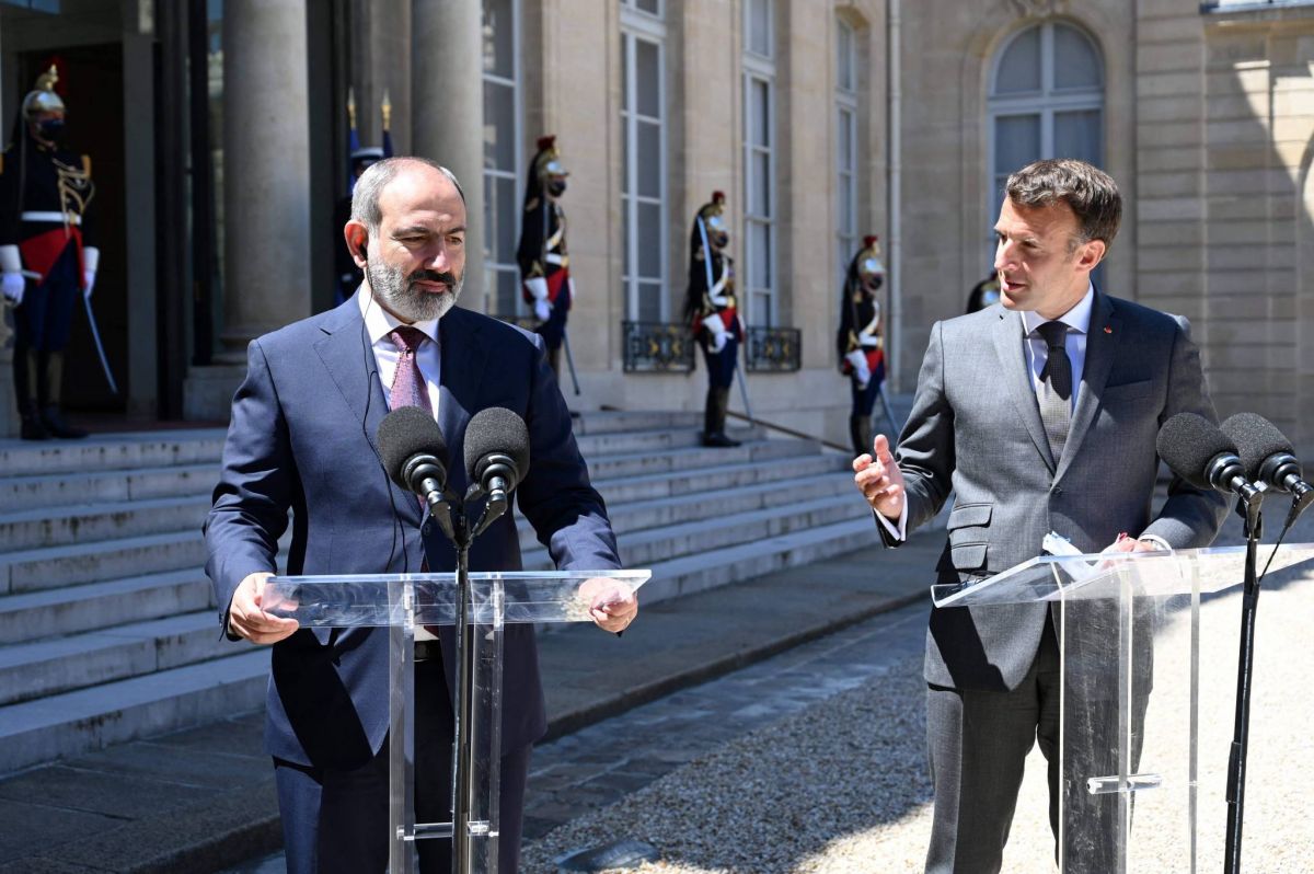 Macron redemande le retrait des troupes azerbaïdjanaises de l'Arménie