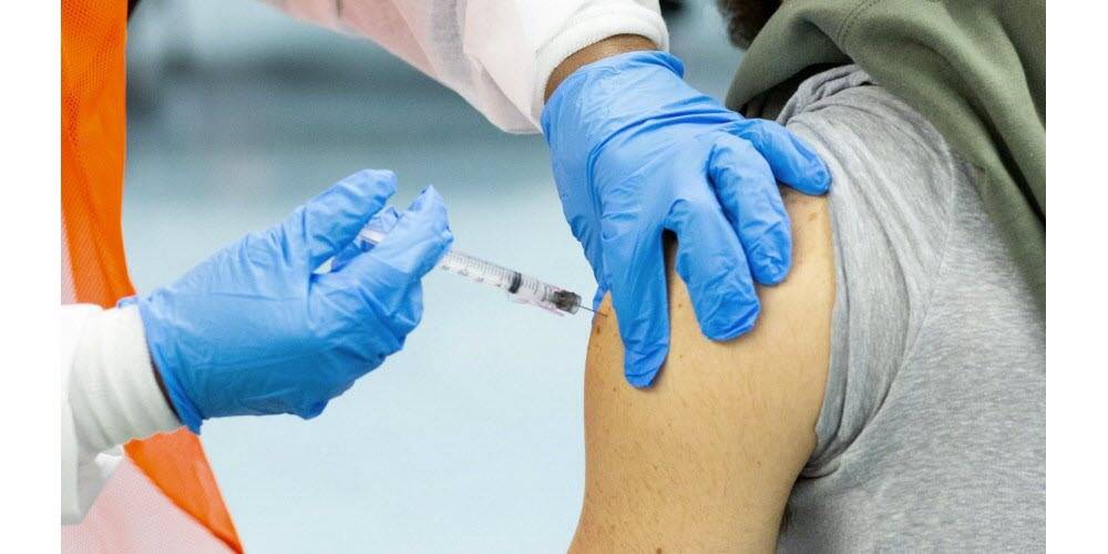 En France tous les majeurs peuvent désormais se vacciner