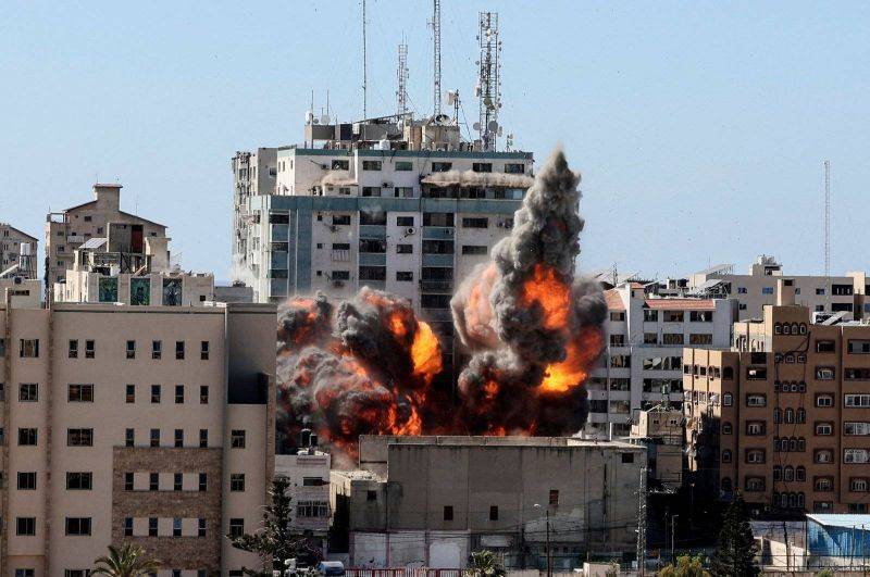 Israël affirme que le Hamas cachait un système de brouillage dans l'immeuble détruit abritant des médias