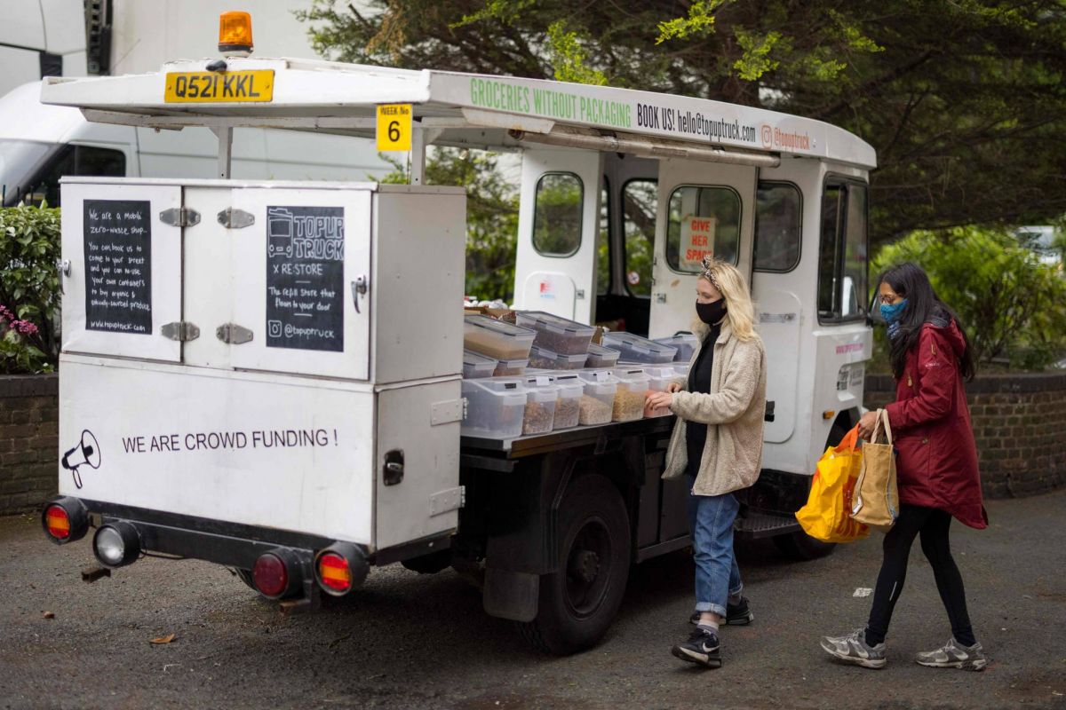 À Londres, une épicerie sur roues pour faire ses courses sans déchets