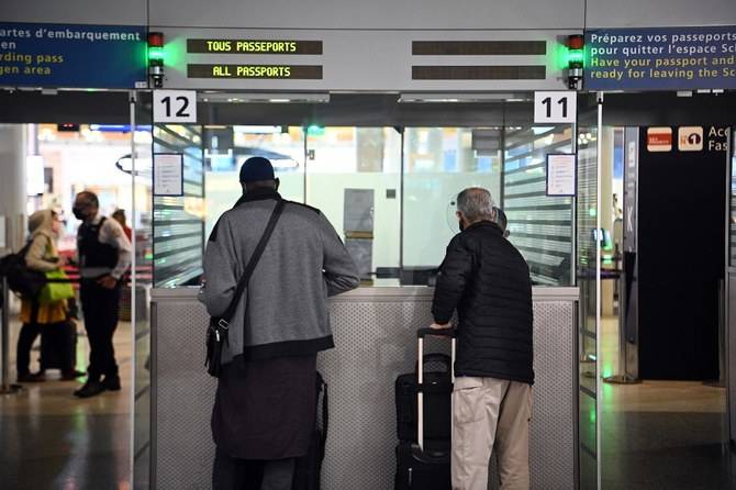 Test négatif exigé pour les voyageurs britanniques et américains arrivant en France, même vaccinés
