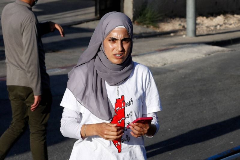Deux militants palestiniens, stars de la toile, interpellés à Jérusalem