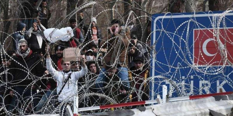 La Grèce défend l'utilisation des canons sonores contre les migrants