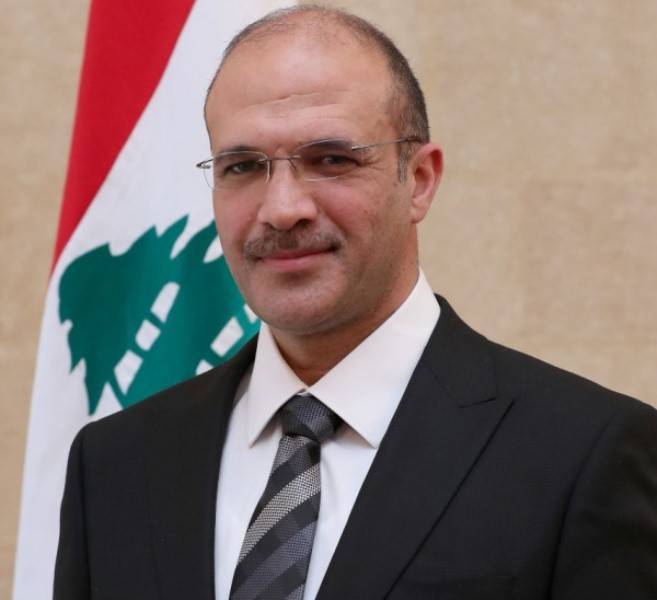 Hassan perquisitionne un entrepôt de médicaments et de matériel médical à Hazmieh