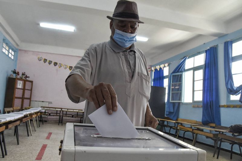 L’Algérie dans l’attente après des législatives boudées par les électeurs
