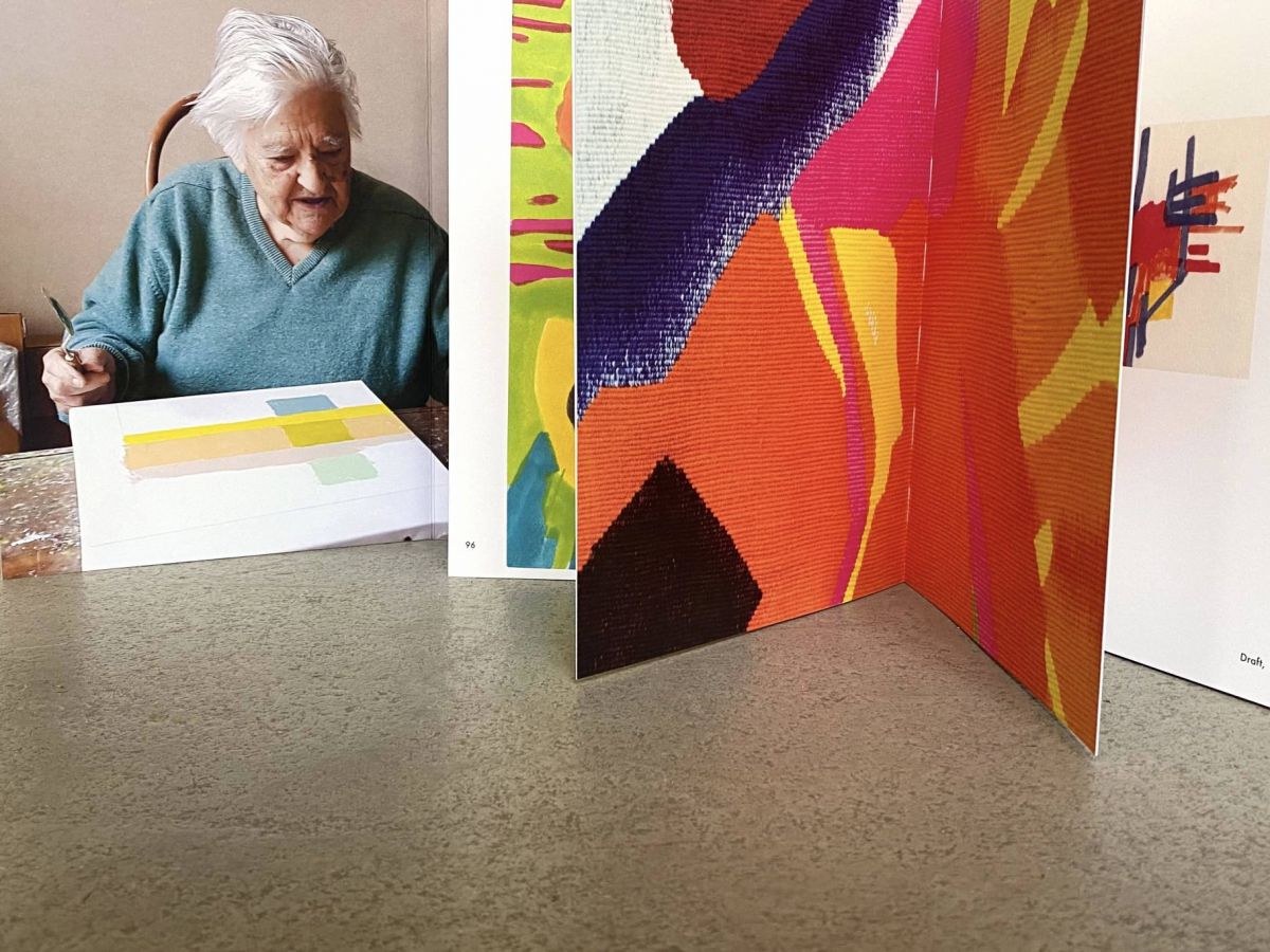 « L’œuvre au fil » d’Etel... compilée dans un beau livre