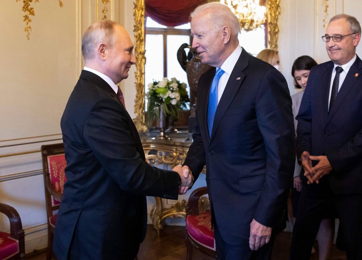 Biden et Poutine conviennent du retour de leurs ambassadeurs, lors d’un sommet « pragmatique »