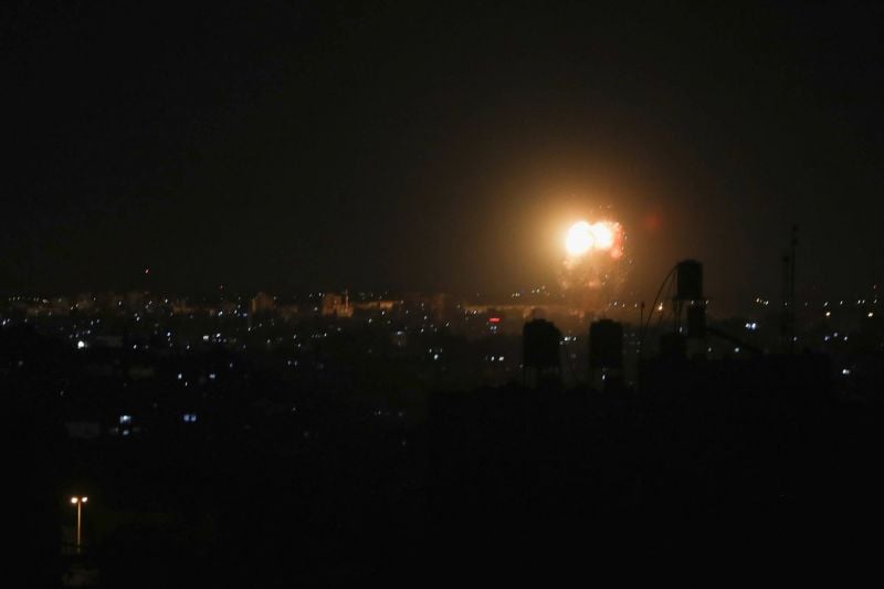 Nouvelles frappes aériennes à Gaza après des ballons incendiaires vers Israël Nouvelles frappes aériennes à Gaza après des ballons incendiaires vers Israël