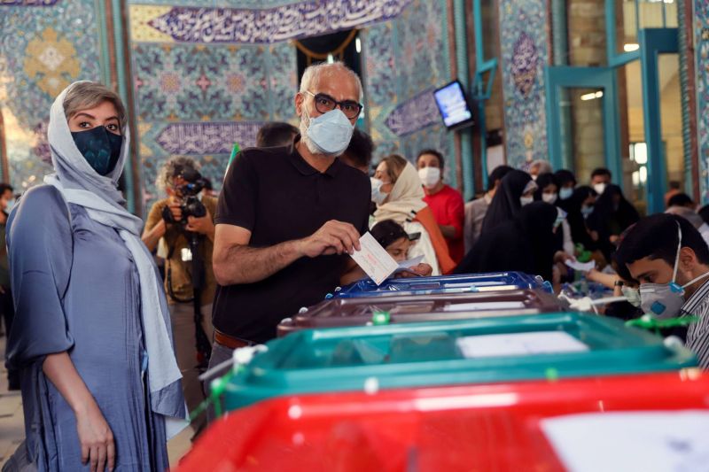 Au terme d’une campagne terne, les Iraniens ont voté dans le cadre d’un scrutin joué d’avance