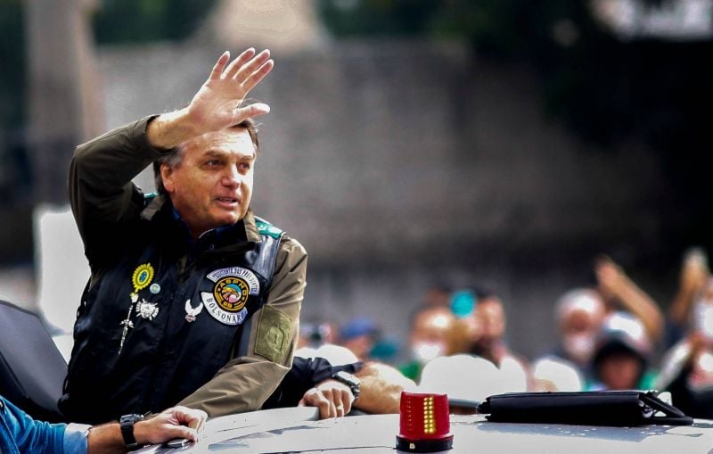 Le président Bolsonaro condamné à 108 dollars d'amende pour non port du masque Le président Bolsonaro condamné à 108 dollars d'amende pour non port du masque