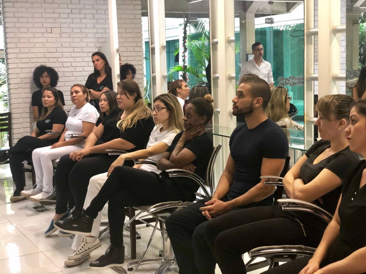 Au Brésil, la lutte contre la violence conjugale passe par les salons de beauté et les barbershops Au Brésil, la lutte contre la violence conjugale passe par les salons de beauté et les barbershops