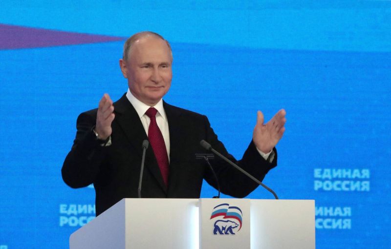 Poutine promet aux Russes des milliards de roubles avant les législatives
