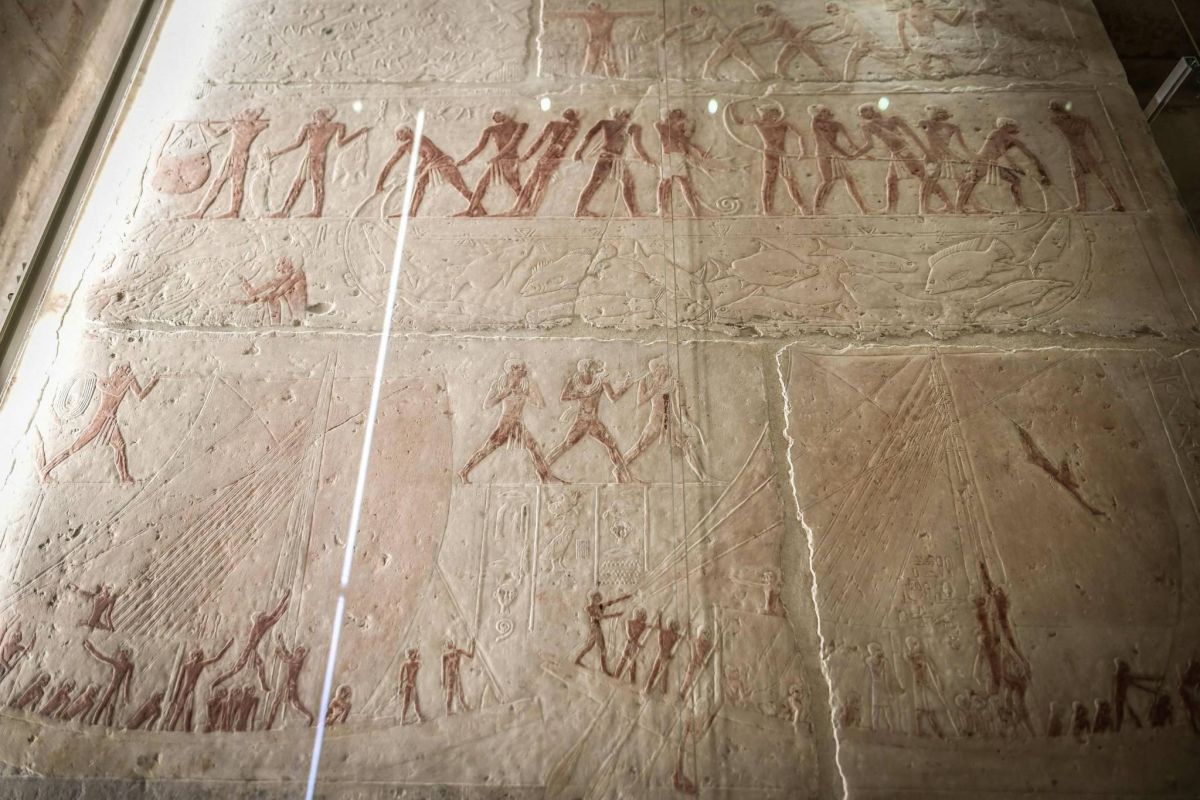 Au Louvre, la restauration d'une chapelle funéraire de l'Egypte ancienne