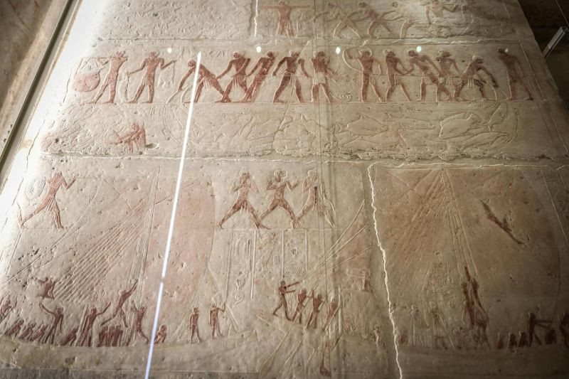 Au Louvre, la restauration d'une chapelle funéraire de l'Egypte ancienne