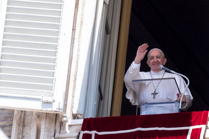 Le pape encourage un prêtre américain qui défend les LGBT+