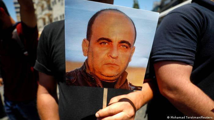 Funérailles d'un militant palestinien mort en détention