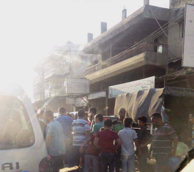 Un camion transportant du lait forcé à s'arrêter dans le Akkar, son chargement distribué aux passants