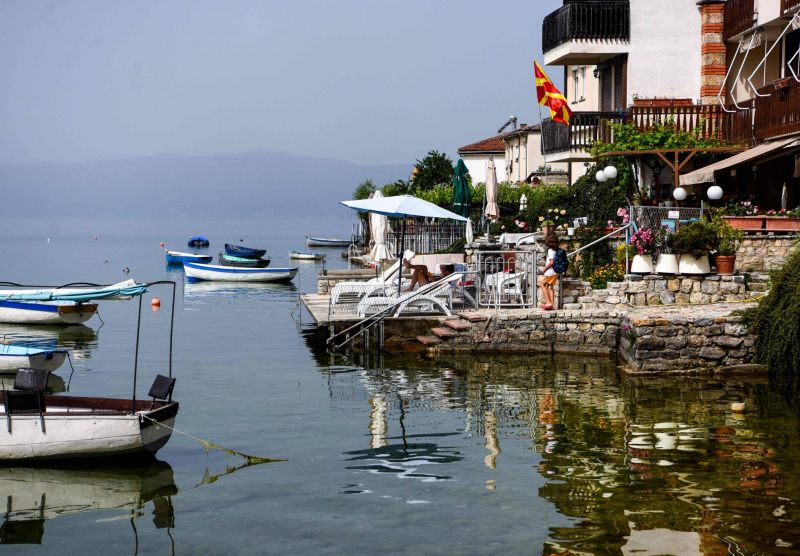 « Parti en sucette » : le combat pour sauver le plus vieux lac d’Europe