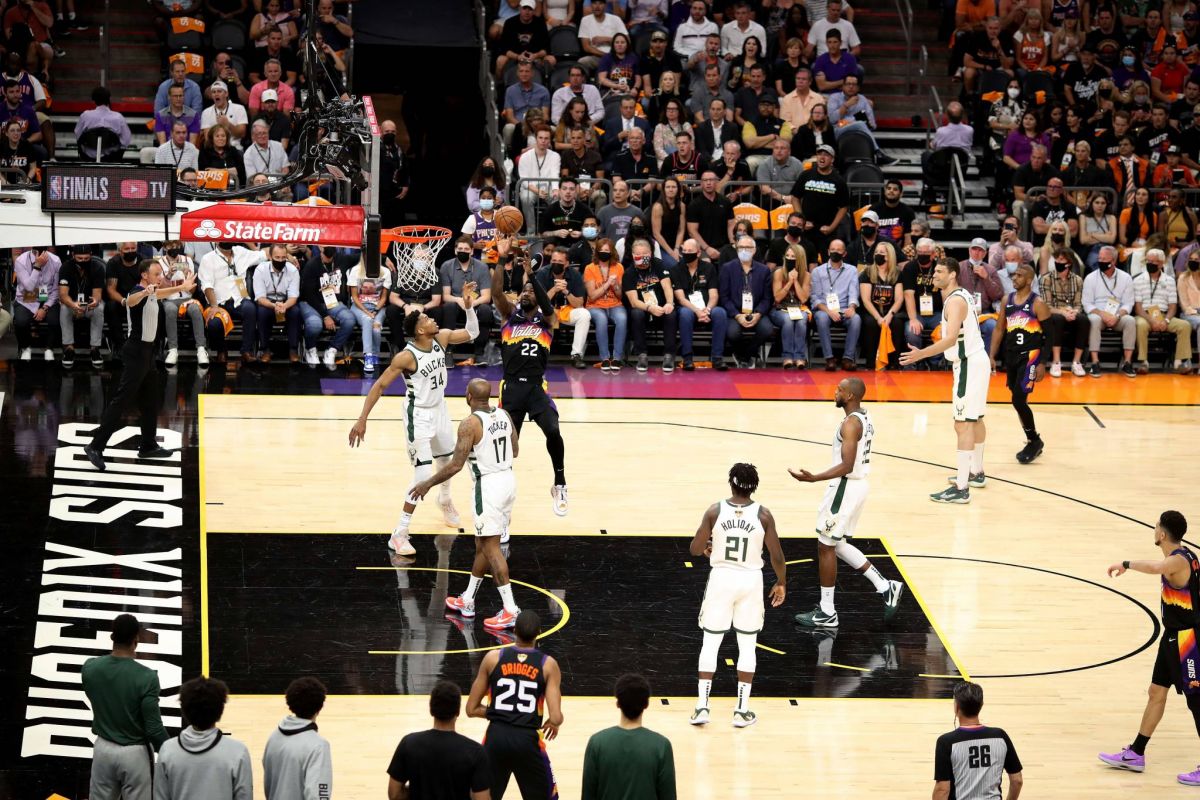 Virtuose, Phoenix domine Milwaukee à l’usure