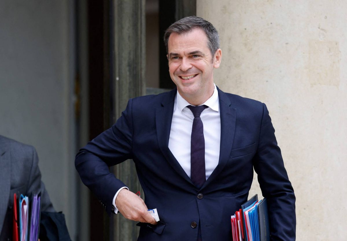 Menace potentielle de reprise épidémique dès cet été en France, dit Véran