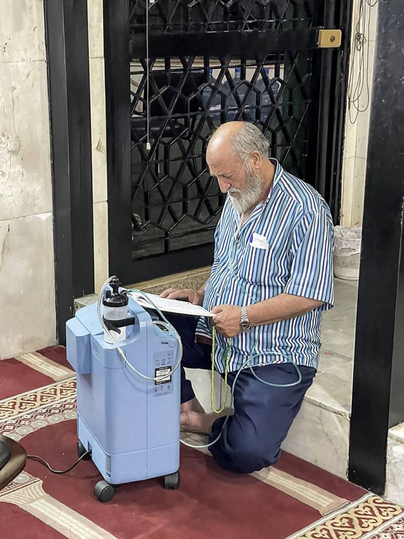 Un patient obligé de brancher son respirateur à la mosquée