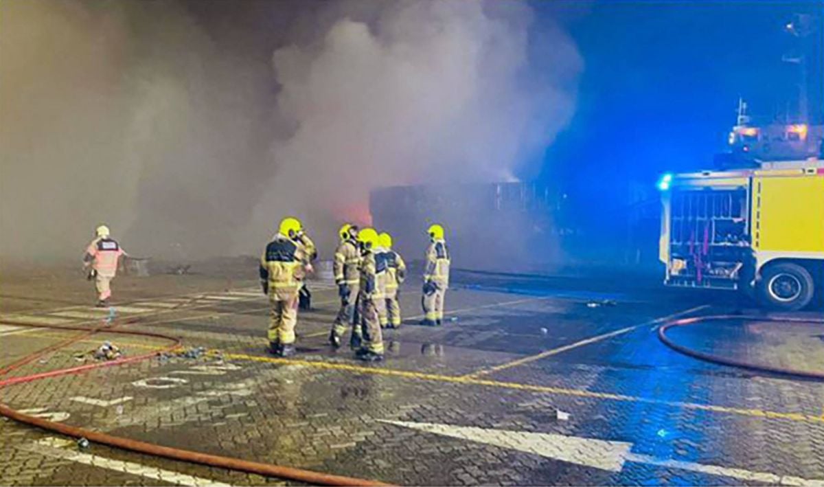 Enquête sur les causes d'une explosion sur un porte-conteneurs au port de Dubaï