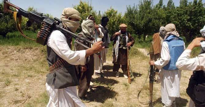Les talibans commettent expulsions et pillages, selon HRW