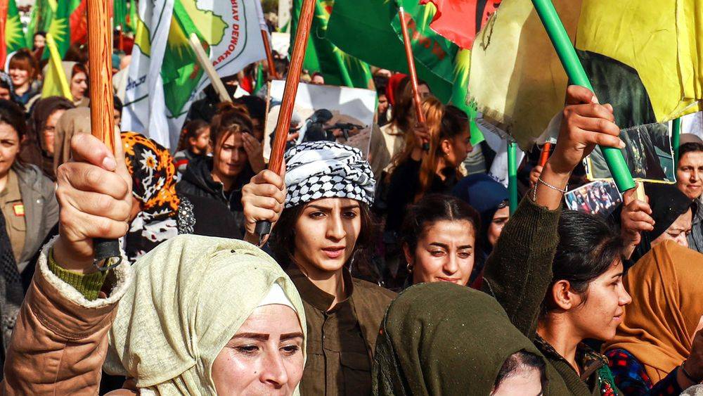 Des centaines de femmes manifestent après des 