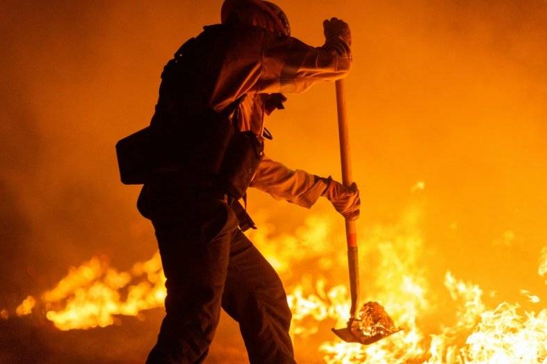 Une centaine d'incendies font rage dans l'Ouest du Canada et en Californie